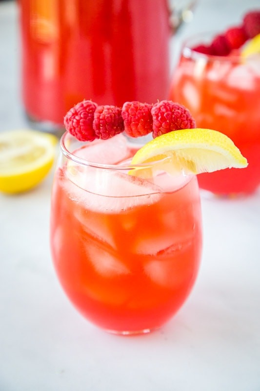 Ferahlatıcı Ahududulu Limonata Tarifi: Yazın Gözdesi!